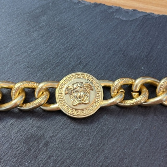 Versace bracelet gold tone with closure - Picture 7 of 11